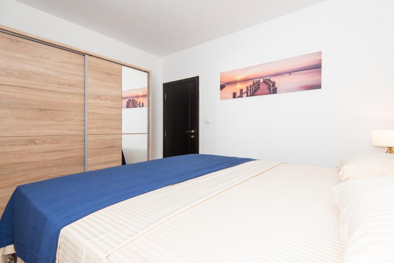 Sea Star Apartment Тиват Экстерьер фото