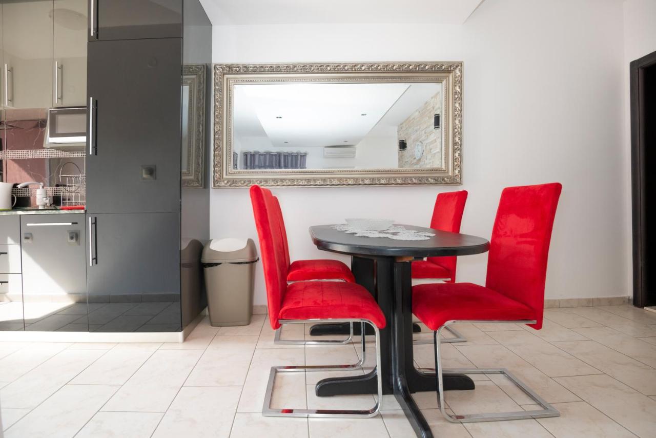 Sea Star Apartment Тиват Экстерьер фото