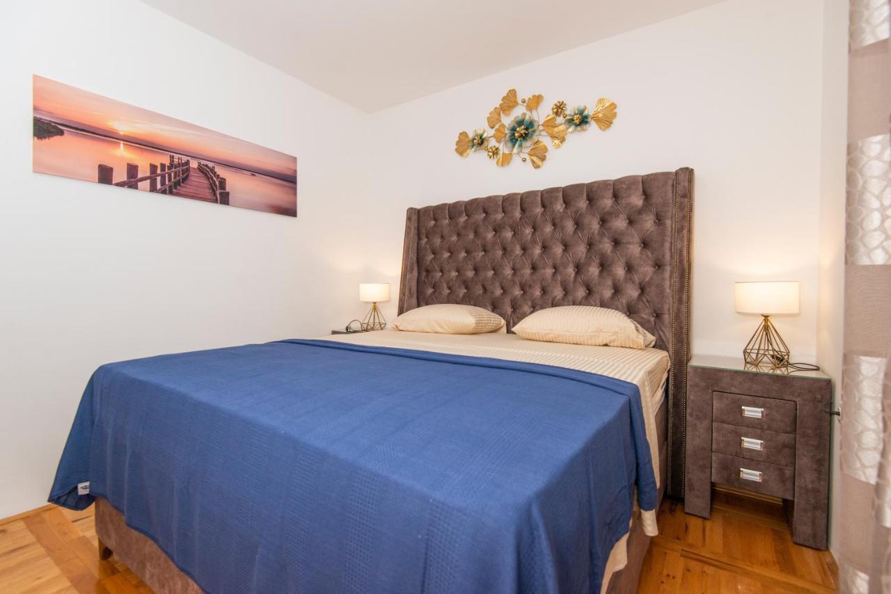 Sea Star Apartment Тиват Экстерьер фото
