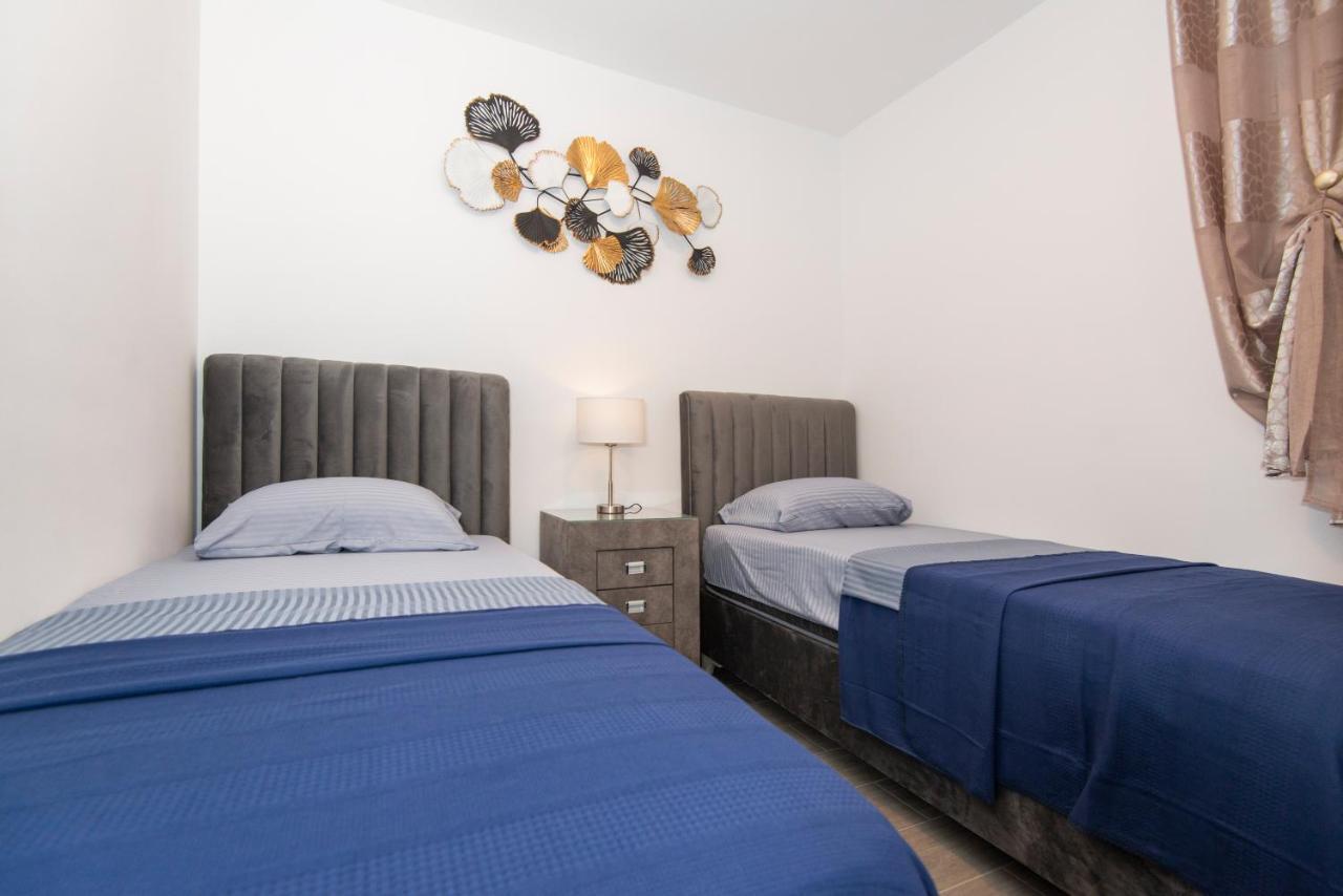 Sea Star Apartment Тиват Экстерьер фото