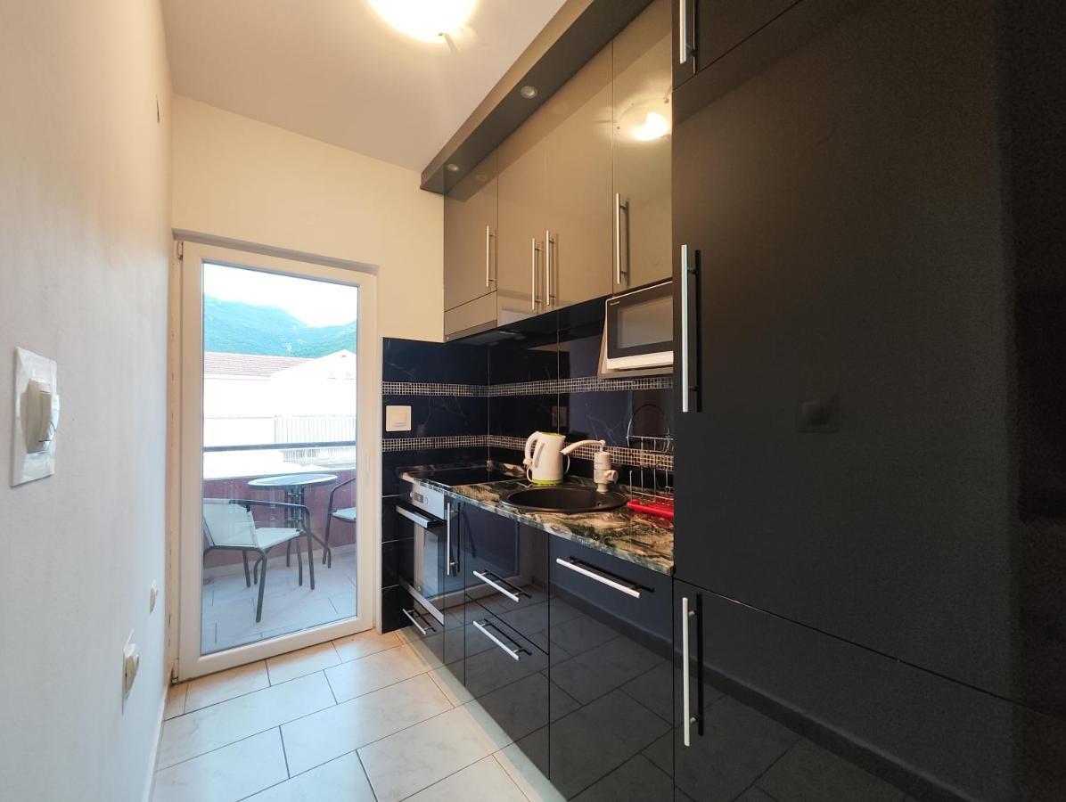 Sea Star Apartment Тиват Экстерьер фото