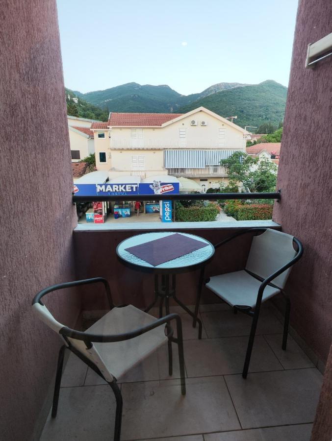 Sea Star Apartment Тиват Экстерьер фото